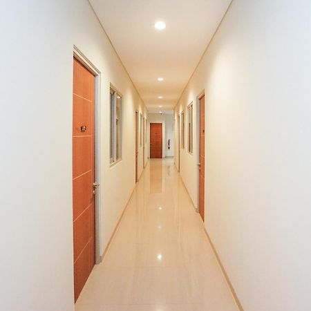 Super Oyo Capital O 614 Graha 8 Syariah Hotel Surabaya Exterior foto