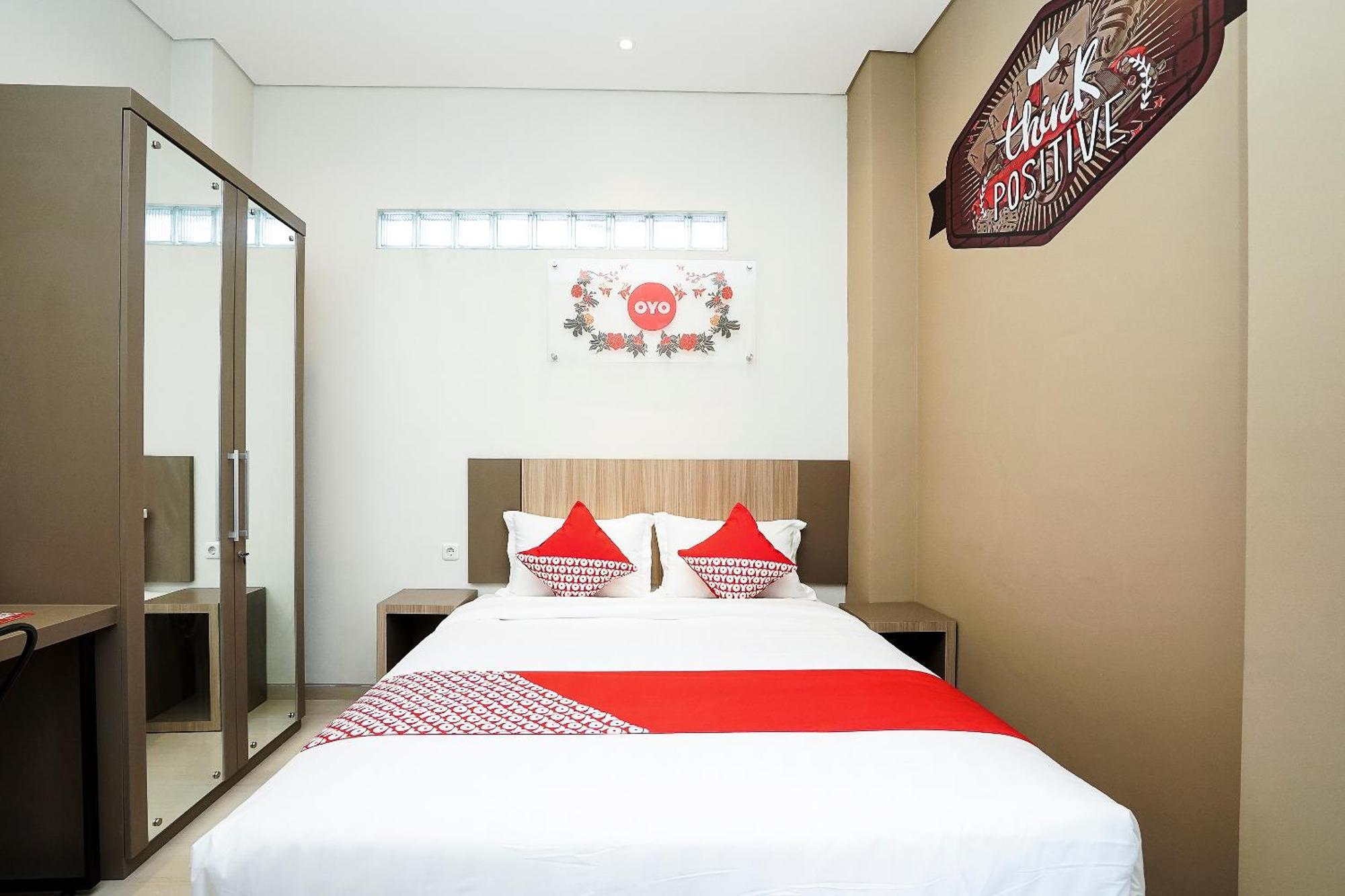 Super Oyo Capital O 614 Graha 8 Syariah Hotel Surabaya Exterior foto