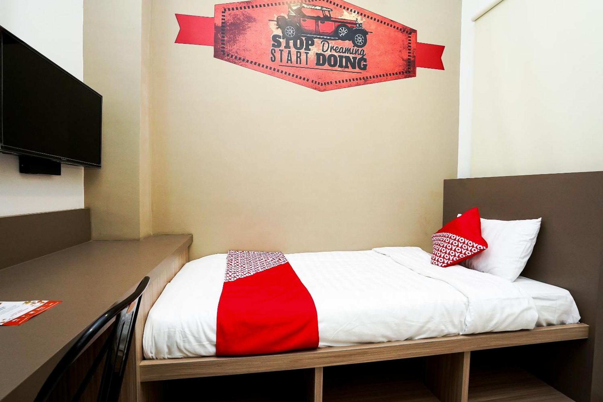 Super Oyo Capital O 614 Graha 8 Syariah Hotel Surabaya Exterior foto
