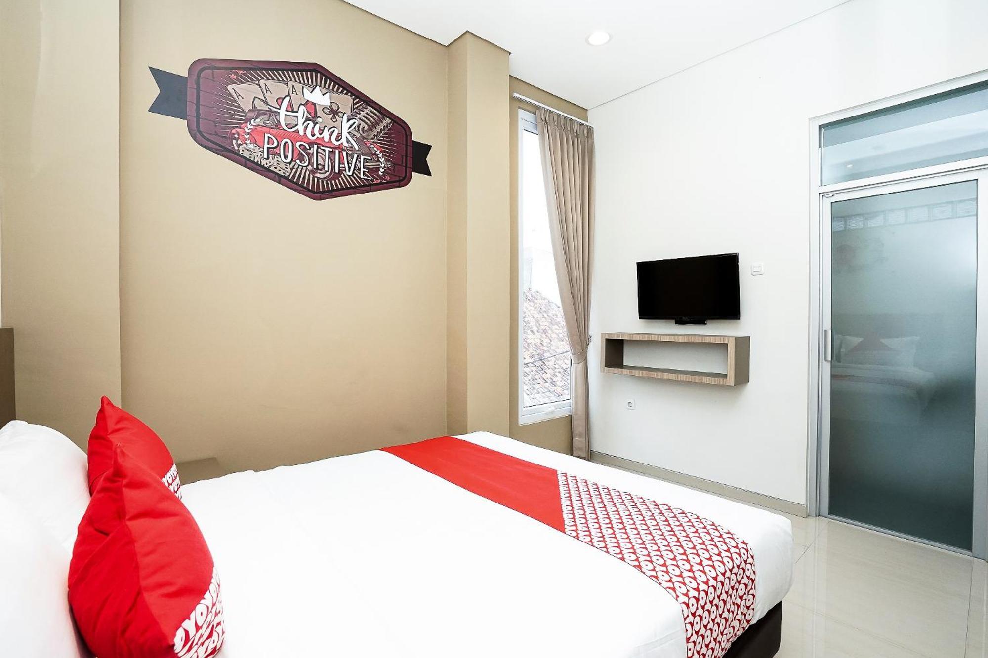 Super Oyo Capital O 614 Graha 8 Syariah Hotel Surabaya Exterior foto